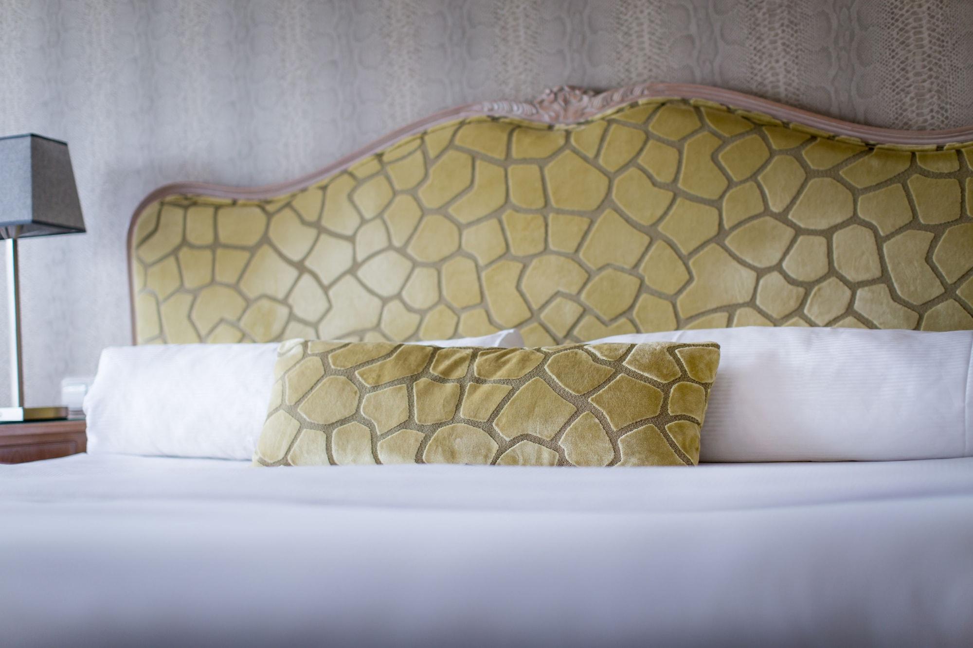 Friday Hotel Прага Екстериор снимка