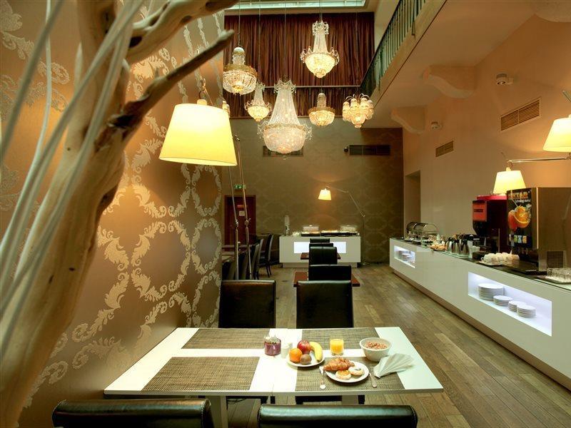Friday Hotel Прага Екстериор снимка