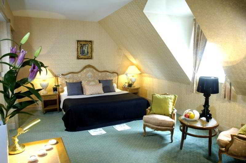 Friday Hotel Прага Екстериор снимка