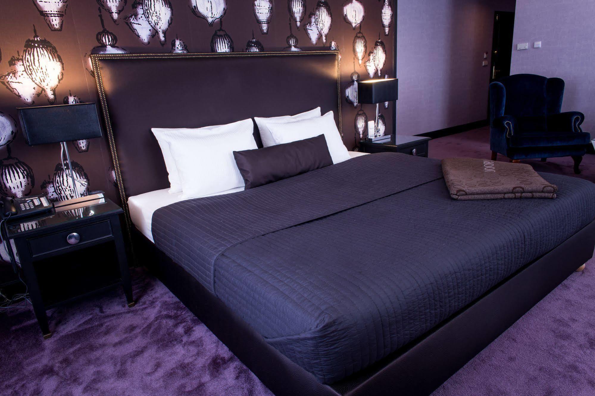 Friday Hotel Прага Екстериор снимка
